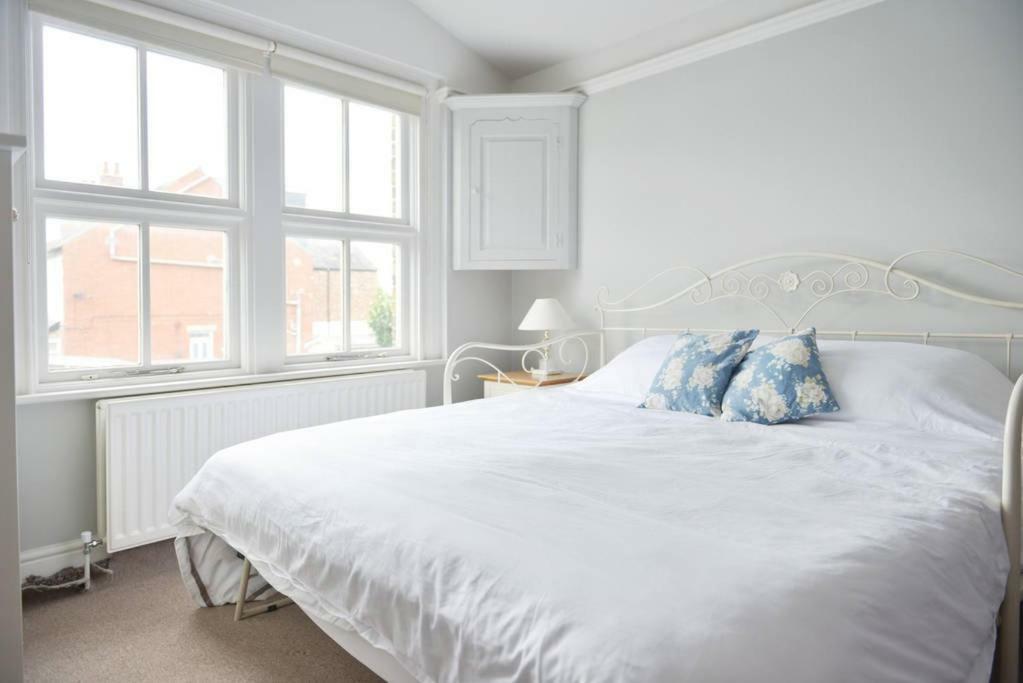 Summer House Hotel Thames Ditton Esterno foto